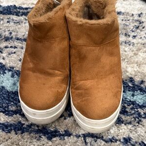 J/SLIDES Tan Suede Sneakers with Fur Lining